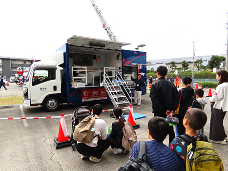 起震車で地震体験