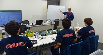 Practical training at Isuzu Technical High School (classroom lecture)
