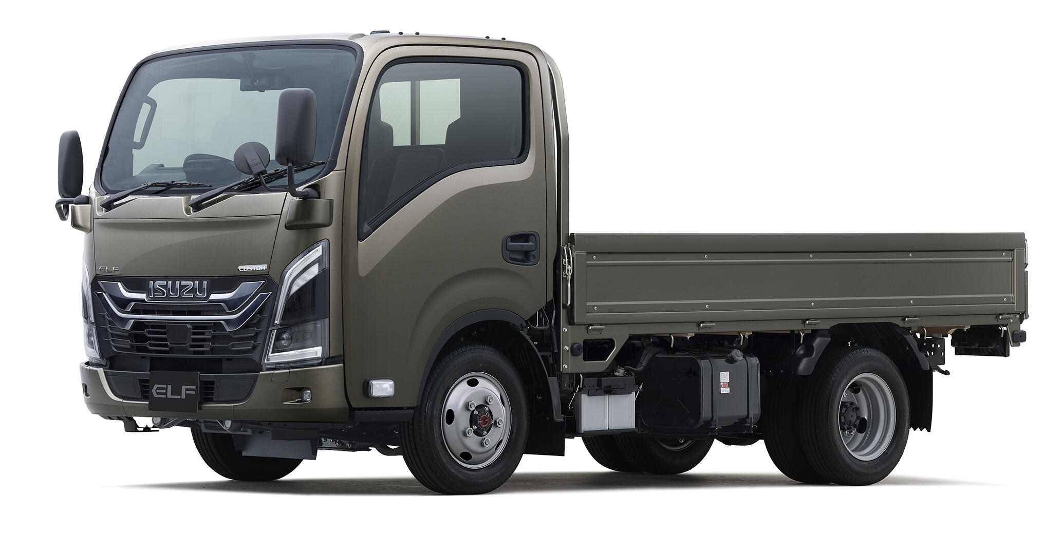 いすゞ、小型トラック「エルフ」 4WDをフルモデルチェンジし