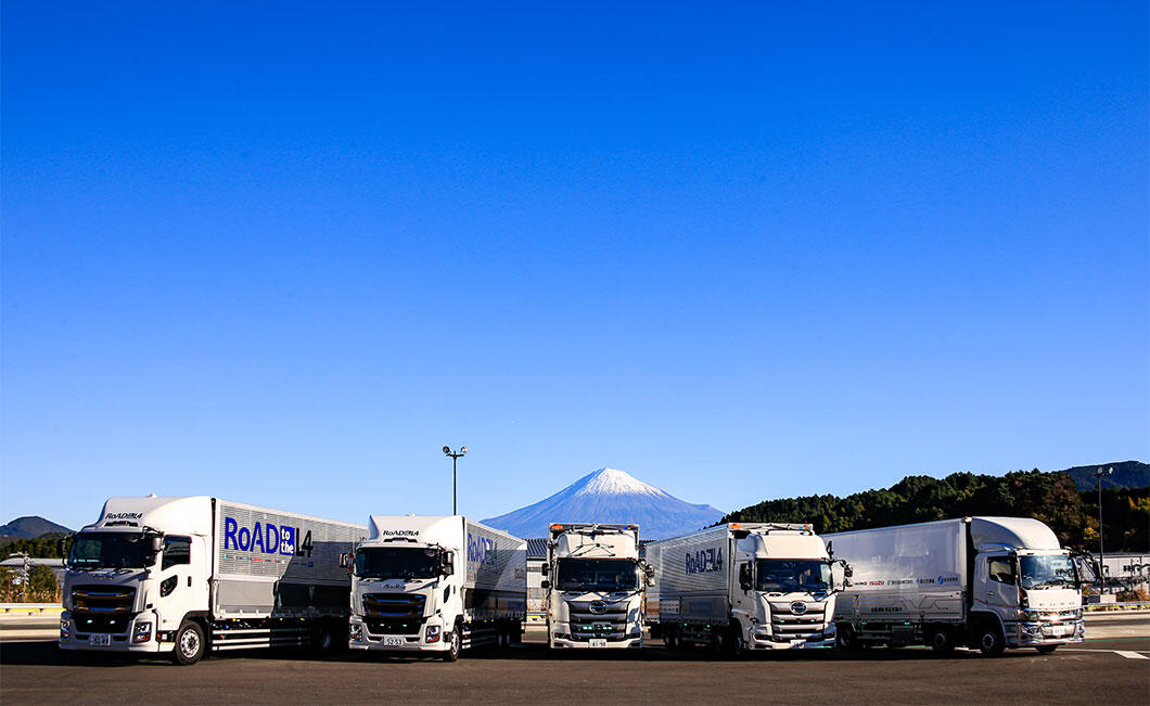 Commencement of Demonstration Tests for the Social Implementation of Level 4 Autonomous Driving Trucks - Implementing Comprehensive Demonstration Driving Tests in the Final Fiscal Year of Theme 3 Projects on Shin-Tomei Expressway -