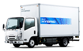 いすゞ、小型トラック「エルフ」の一部車型を改良し、発売 -ハイブリッド車および車両総重量7.5トンを超えるディーゼル車を改良-